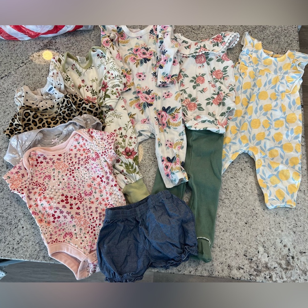 Baby girl bundle outfits bodysuits 0-3 months